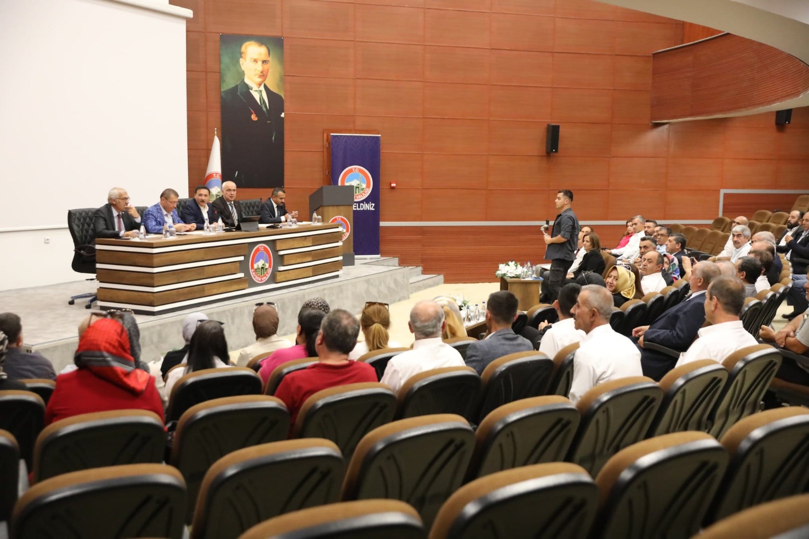 Vali Çiçek, Melikgazi Muhtarları ile bir araya geldi